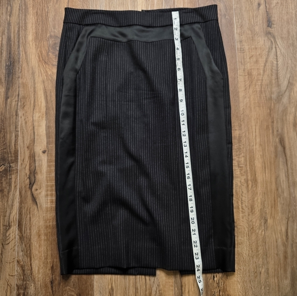 Bebe Black Pinstripe Back Zip Closure Pencil Skirt Size 6 - Picture 6 of 6